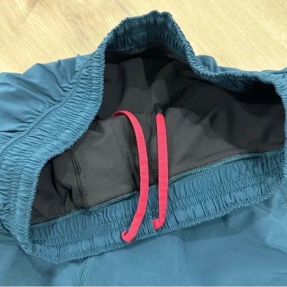 LULULEMON men’s pace breaker shorts liner shorts medium teal blue green gym - Picture 5 of 8